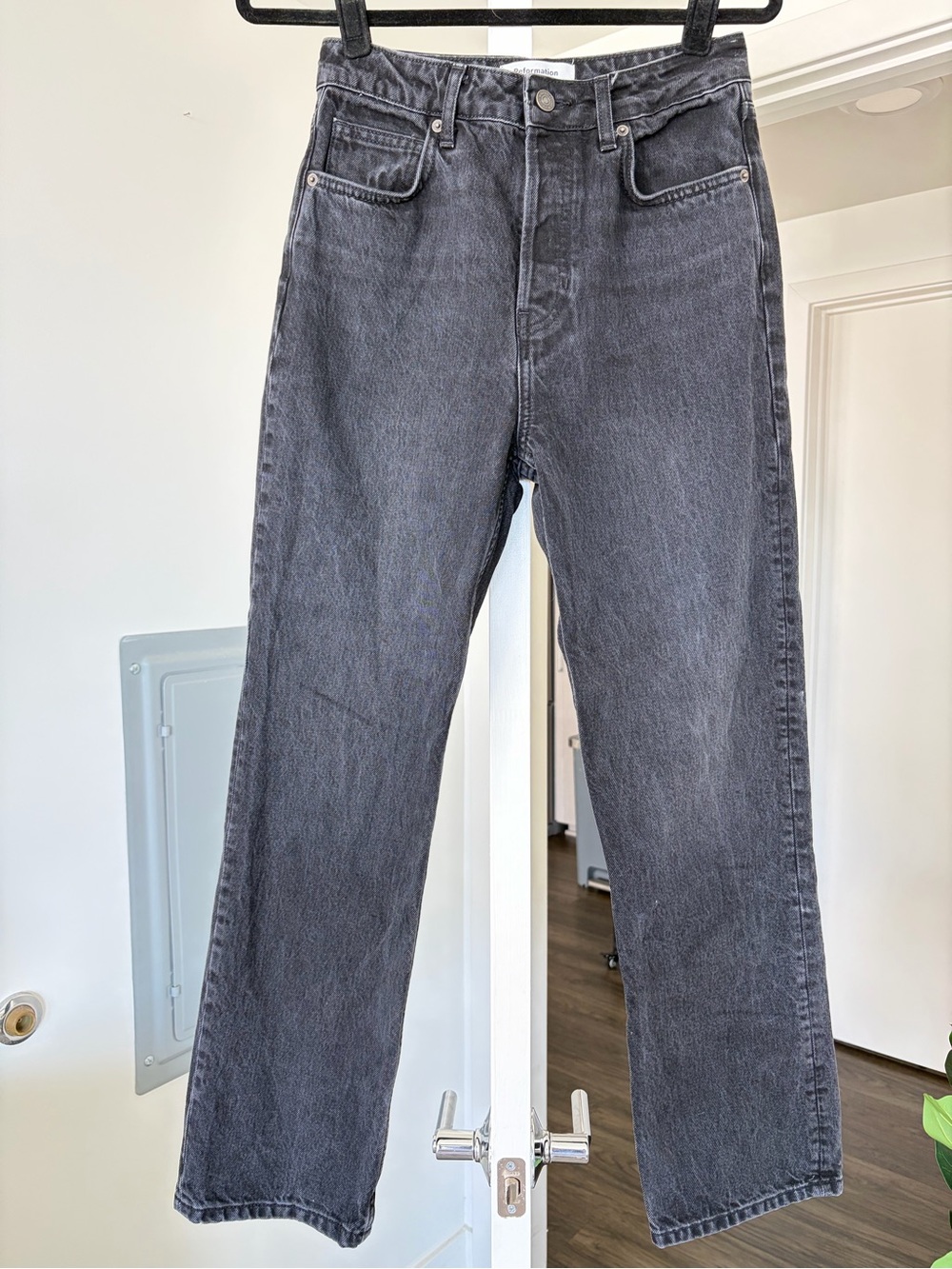 Reformation Cynthia High Rise Straight Jeans Shade Vana Size 27